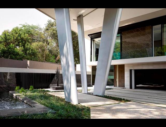 4 BEDROOM HOUSE FOR SALE IN KHYBER ROCK